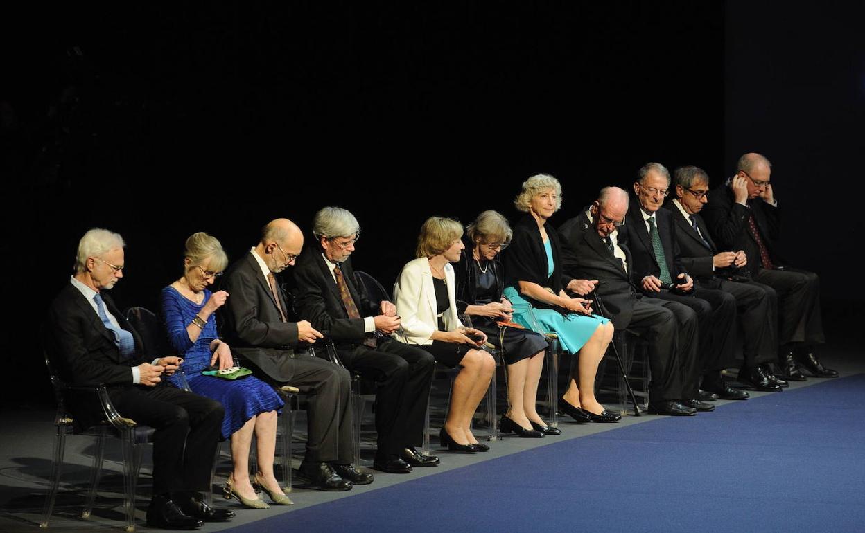 Los galardonados con los Fronteras del Conocimiento de 2018, durante la entrega de premios en el Palacio Euskalduna. 