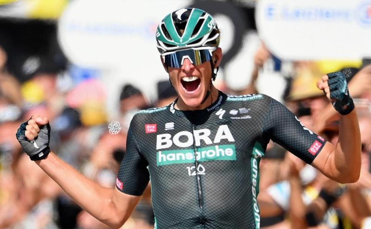 Politt celebra su victoria en Nimes. 