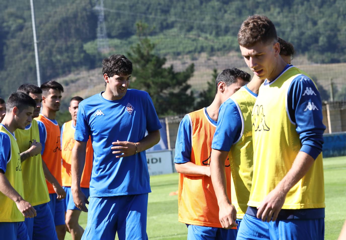 Fotos: Primer entrenamiento de Mikel San Jose en el Amorebieta