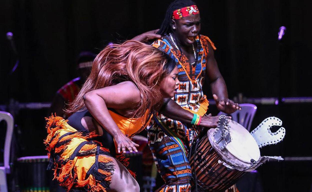 Los senegaleses de Jammu cierran el Festival de Folklore de Getxo por un cambio de agenda