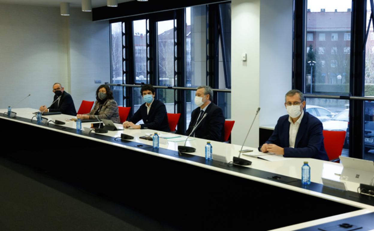 Reunión del último Consejo vasco de Finanzas celebrado en febrero.