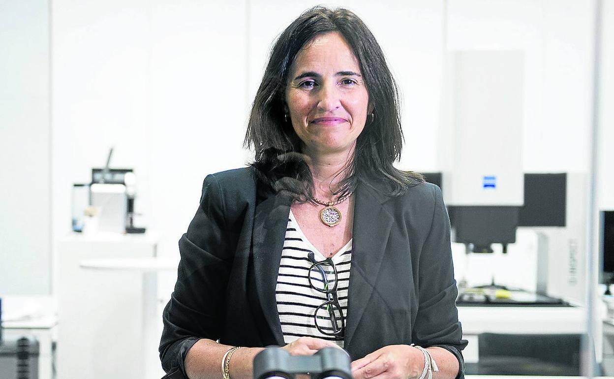 Nerea Aranguren en uno de los laboratorios de Ideko. 