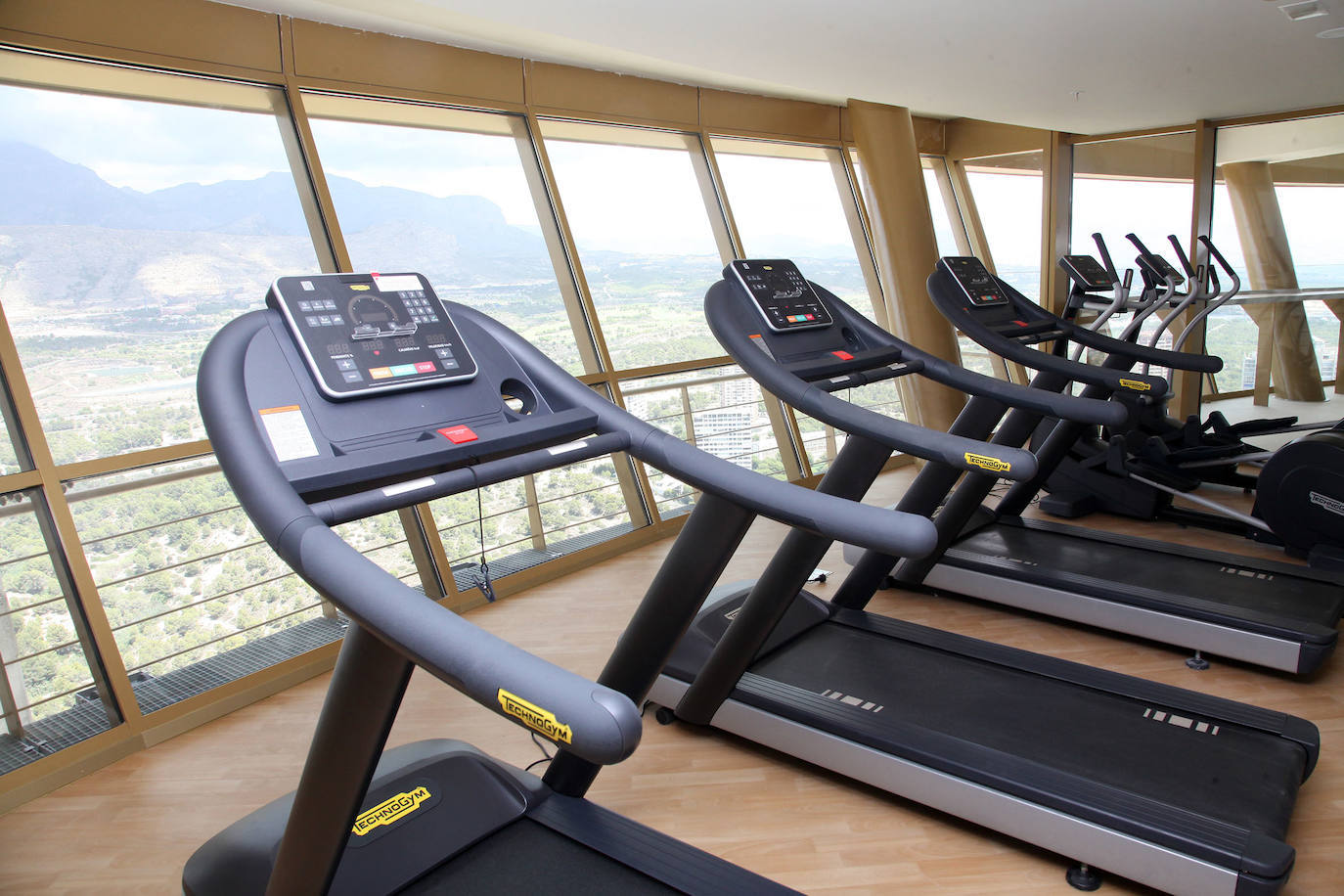 Fotos: Así es por dentro el edificio Intempo de Benidorm, el residencial más alto de Europa