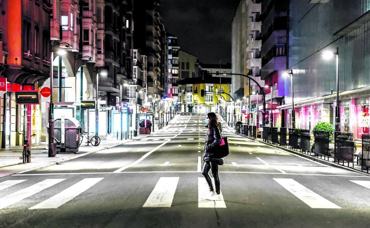 Las calles quedaron desiertas durante el estricto confinamiento que decretó el Gobierno en 2020 para combatir el avance del coronavirus. 