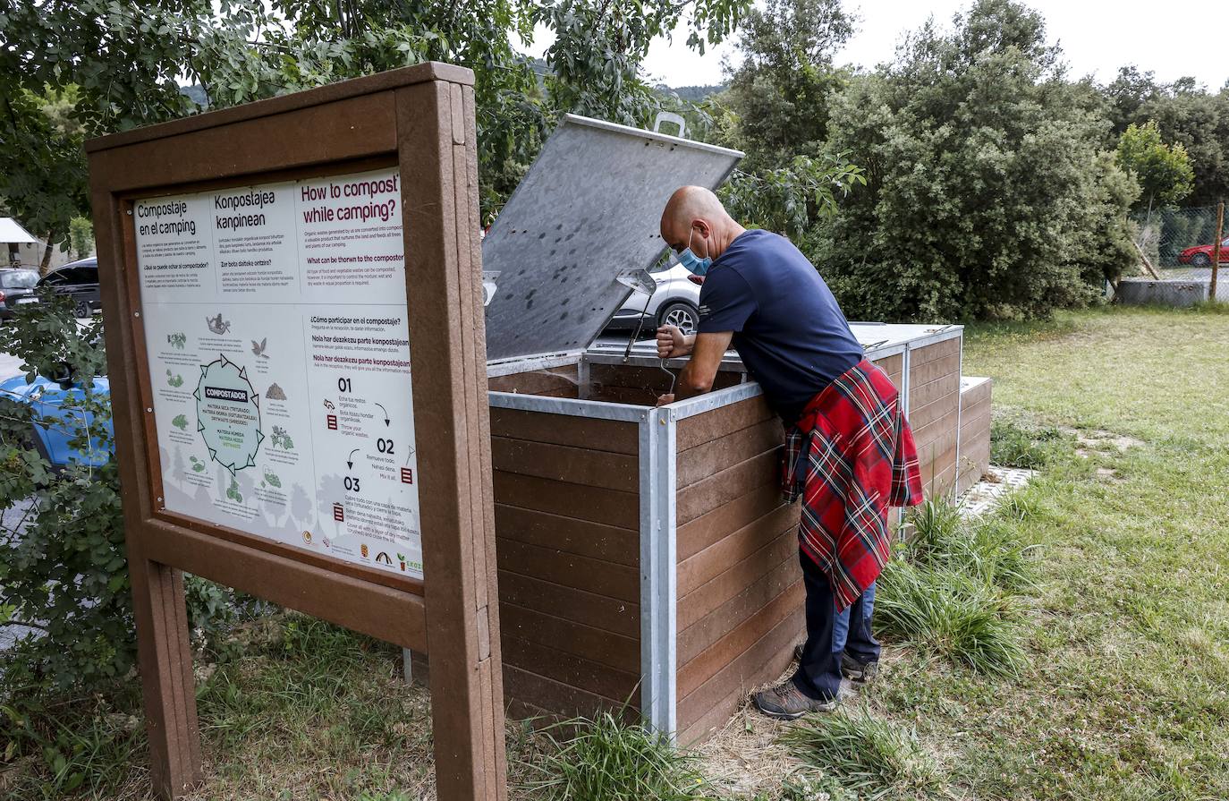 Zona de compostaje en el Camping Angosto, una manera más de reciclar y ser más sostenibles.