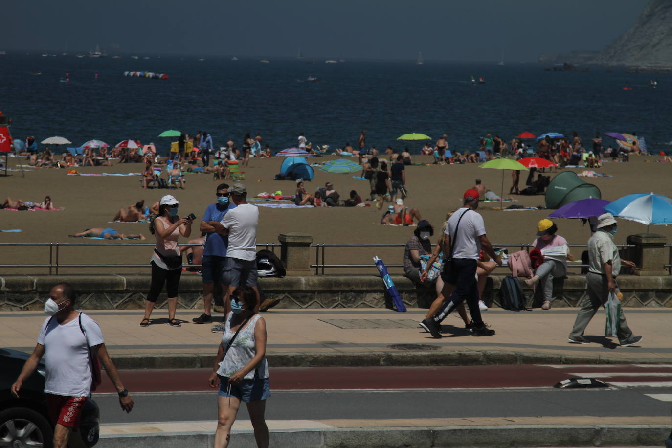 Fotos: Así lucen las playas de Las Arenas y Arrigunaga este domingo