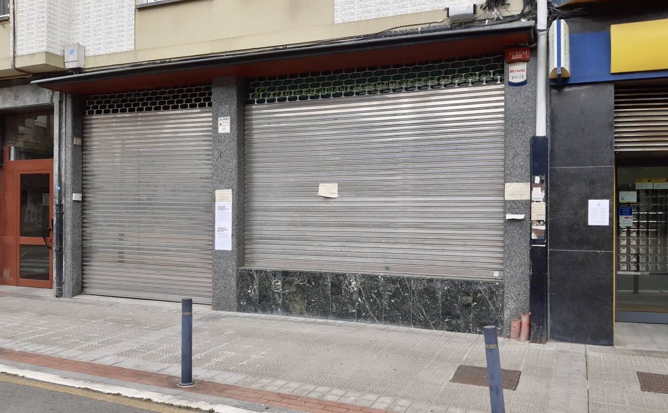 La oficina de la Seguridad Social de Amurrio lleva un año y medio cerrada. 