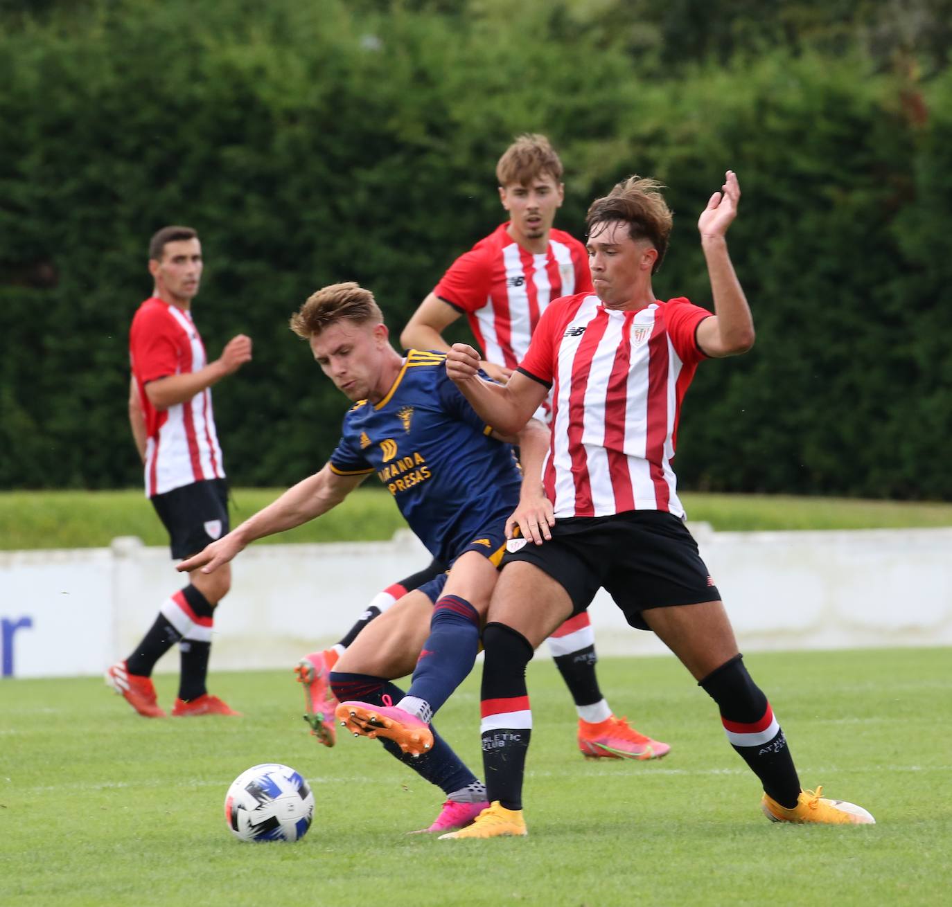 Fotos: Imágenes del partido del Bilbao Athletic vs el Mirandés