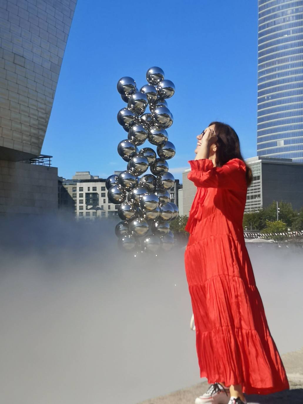 Fotos: Amaia, la periodista que no pasa desapercibida en Bilbao con sus looks asequibles y