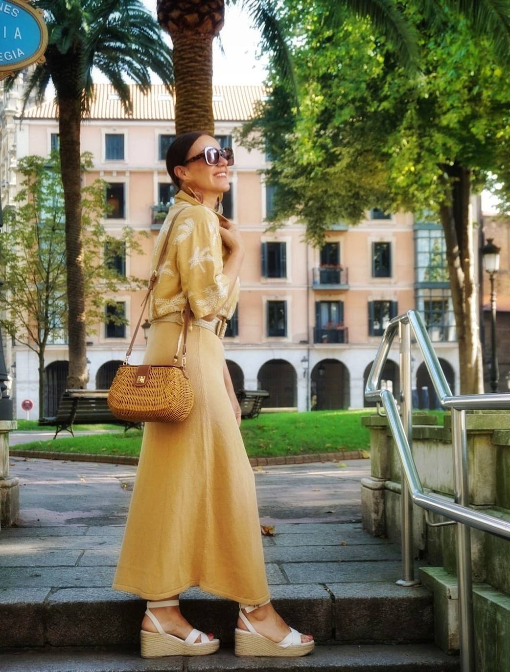 Fotos: Amaia, la periodista que no pasa desapercibida en Bilbao con sus looks asequibles y