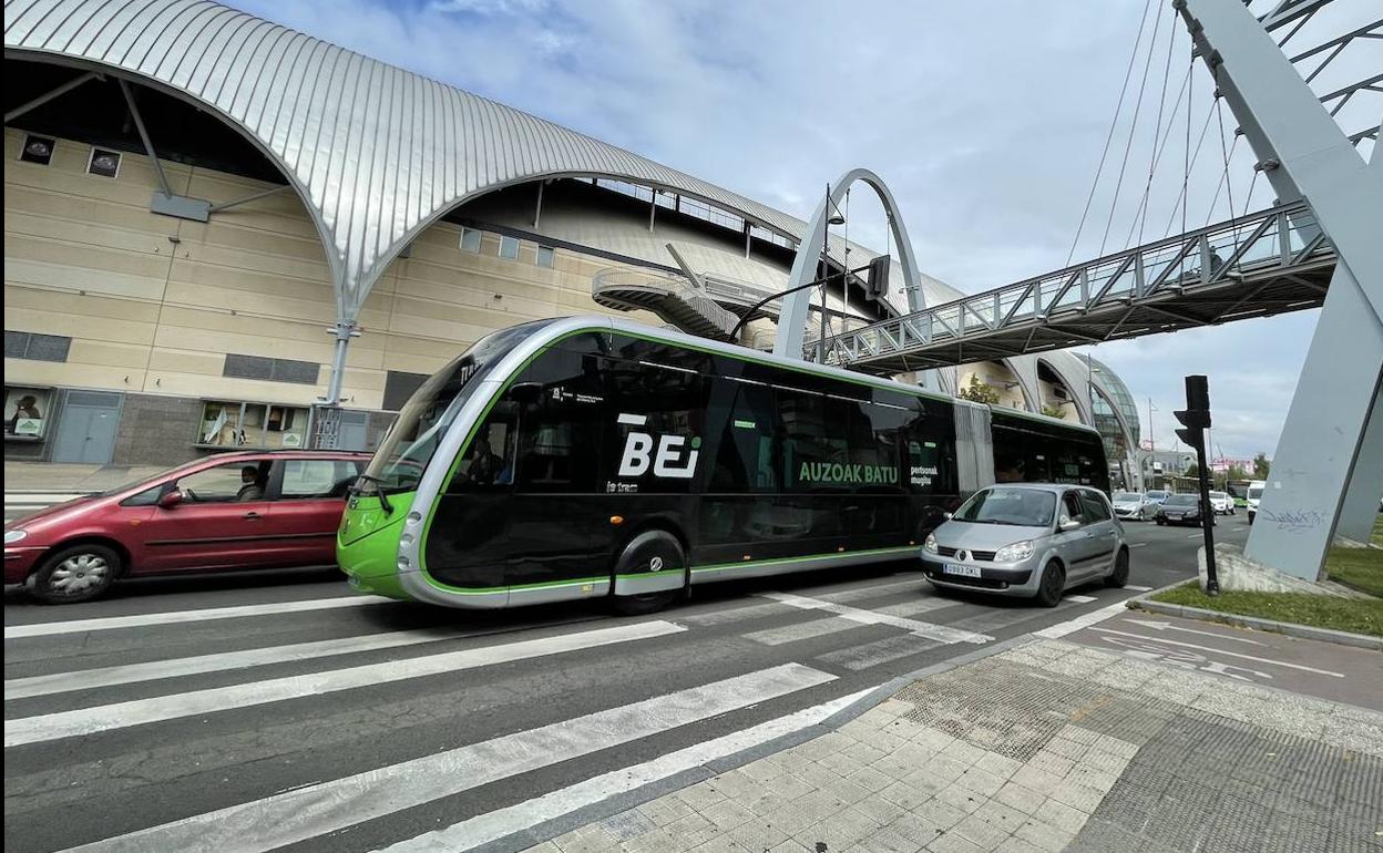 El bus eléctrico necesitará 17 nuevos empleados municipales para prestar servicio