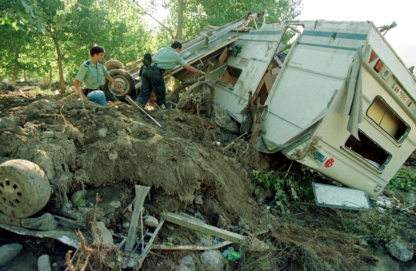 Fotos: El día que el agua se tragó un camping en Biescas