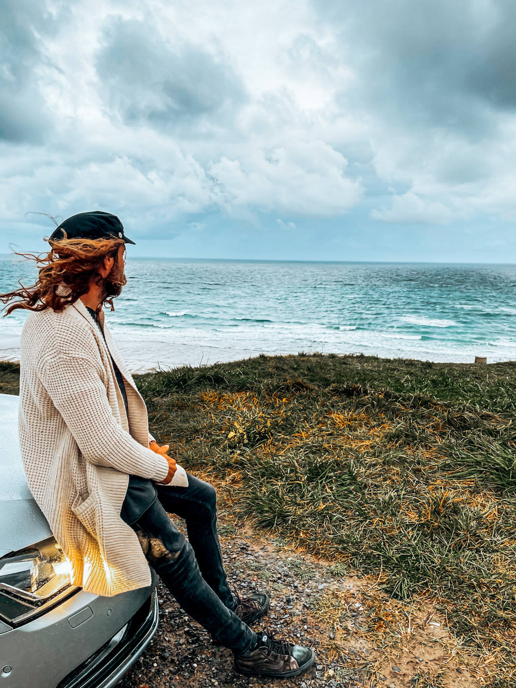 Fotos: Manu, el surfista de Leioa que arrasa en redes con sus camisas hawaianas y tatuajes