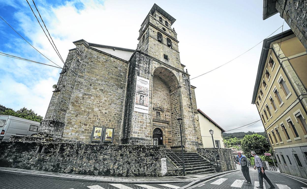 La iglesia parroquial de San Pedro de Romaña se levantó en una época en la que se rehicieron todos los templos de Bizkaia. 