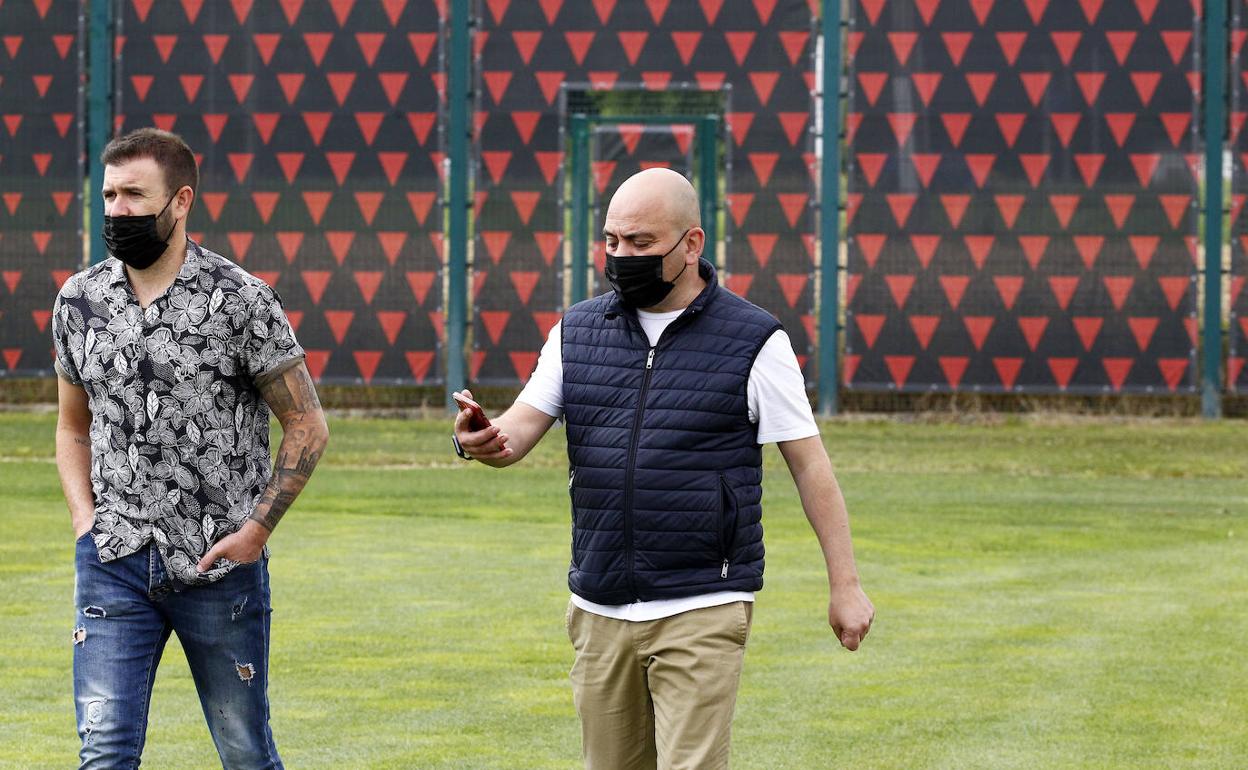 Son varias las ventanas que se abren en las últimas jornadas del mercado y la dirección busca aprovechar la mejor oportunidad. 