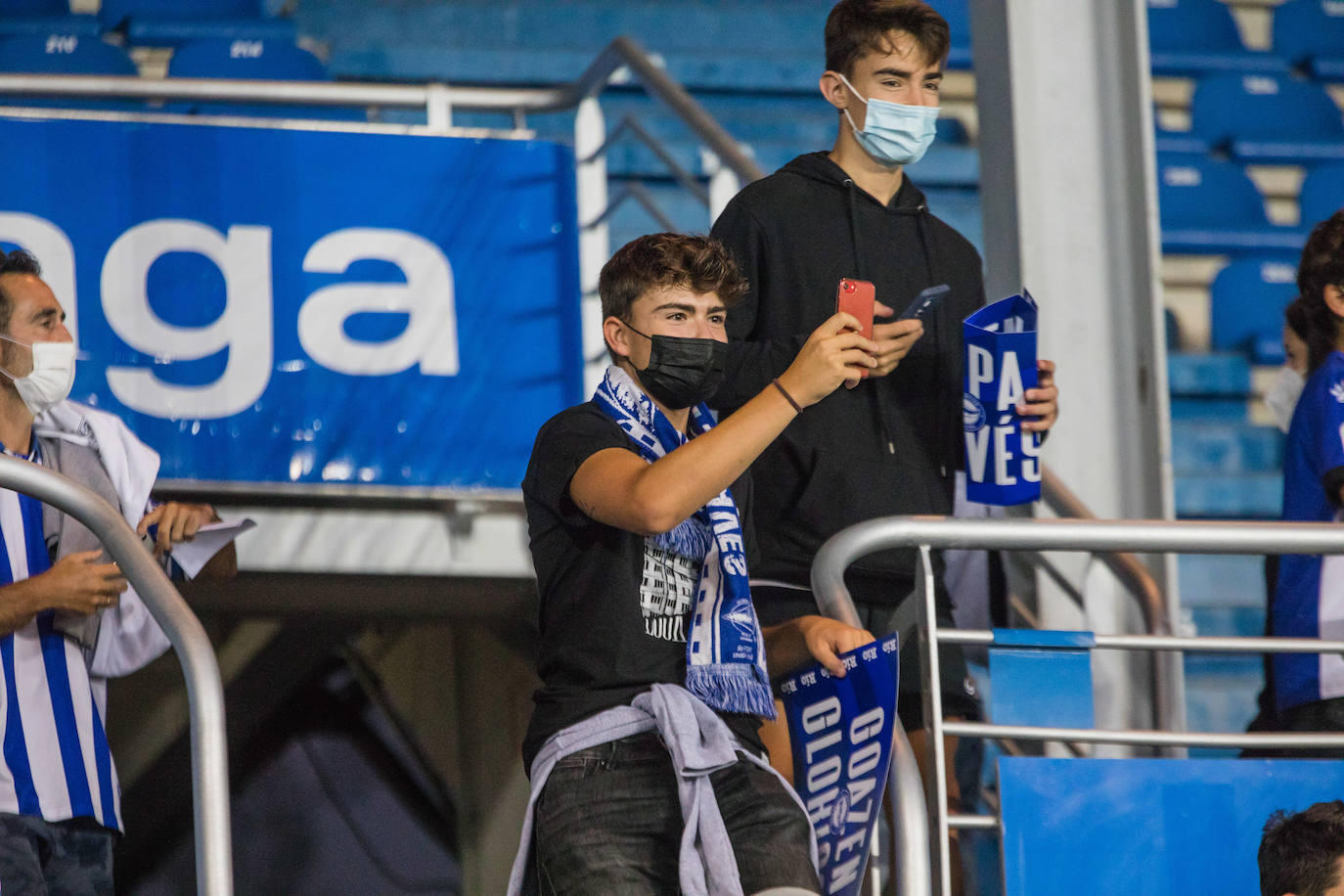 Fotos: El regreso de la afición a Mendizorroza, en imágenes