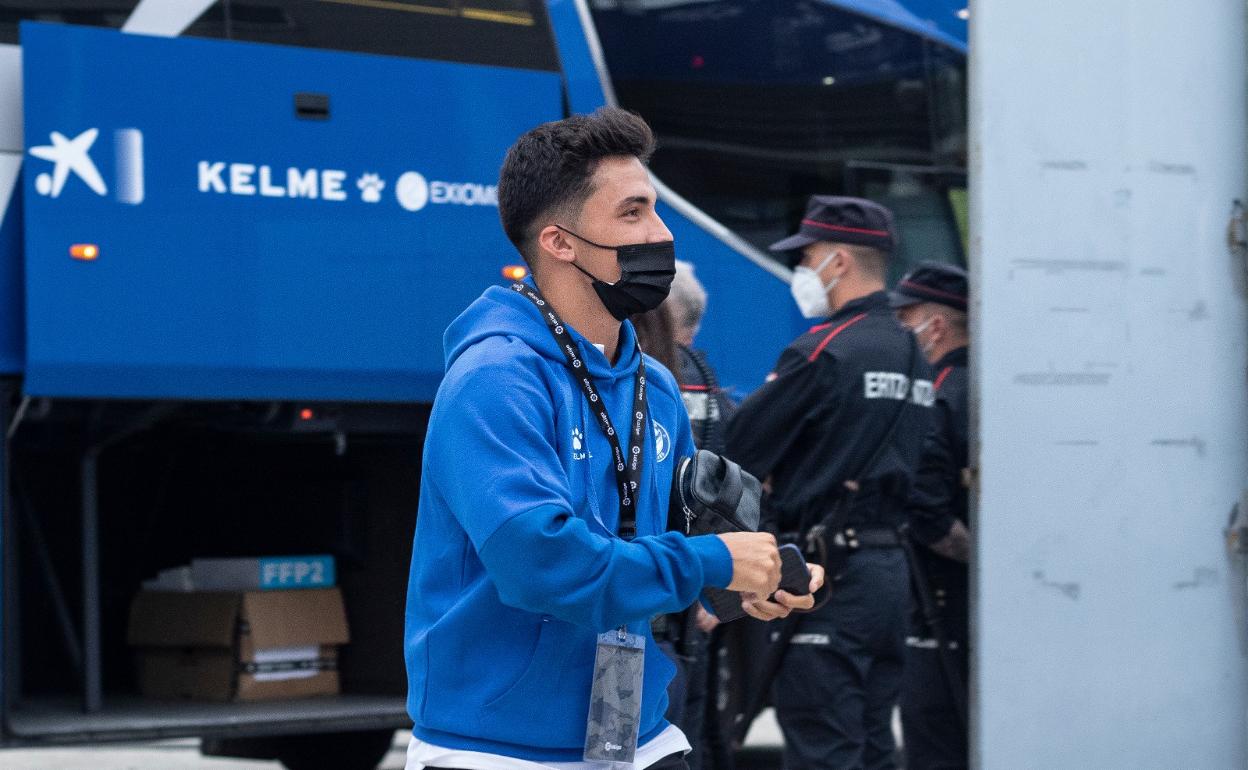 Manu García, en su llegada a Mendizorroza. 