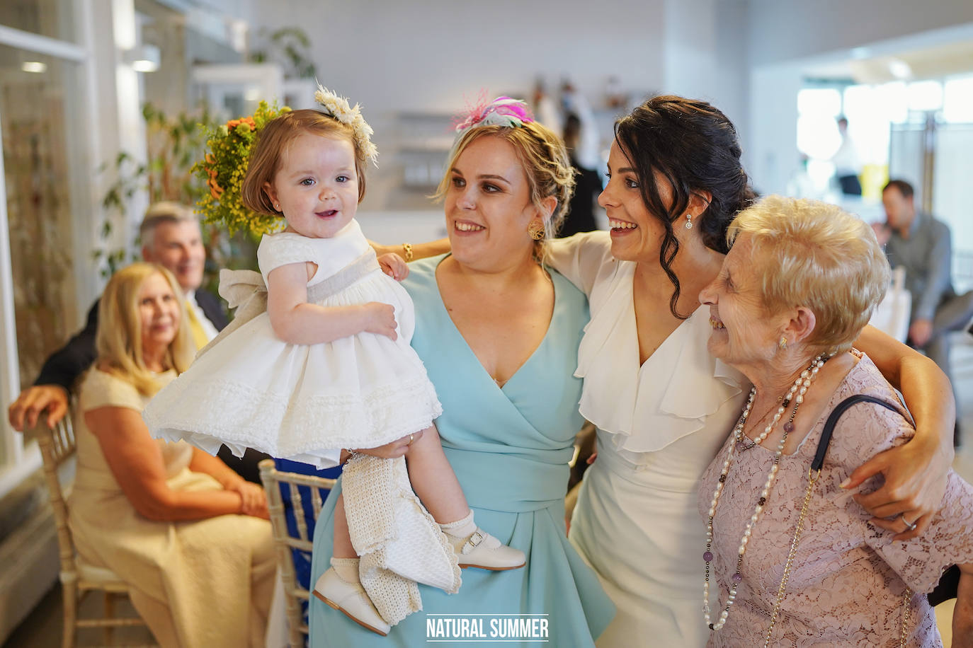 Contra viento y marea, y nunca mejor dicho, la pareja formada por la periodista donostiarra Danae Zarzuelo y el jugador de baloncesto Mike Carlson se dieron un 'sí quiero' más que emotivo. He aquí los mejores momentos del inolvidable y esperado día