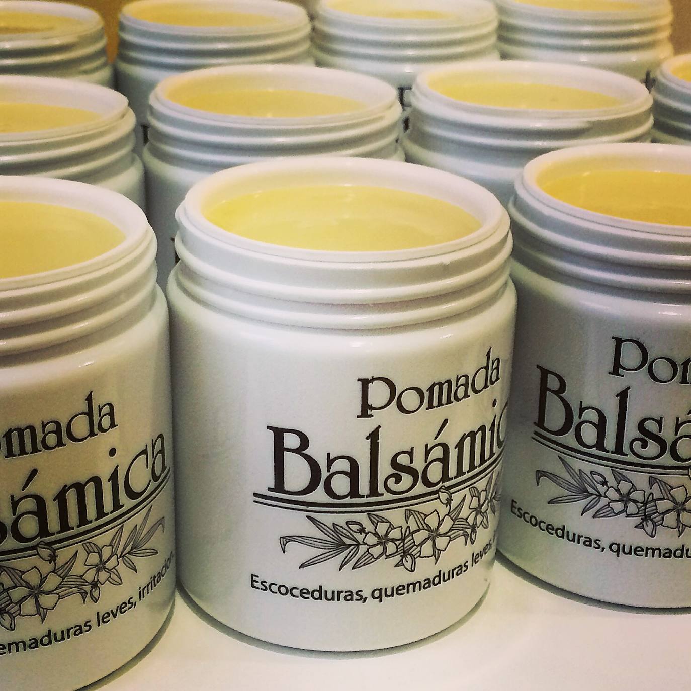 Fotos: Triunfan las cremas antiarrugas que crean Pepa y su equipo en su farmacia de Bilbao