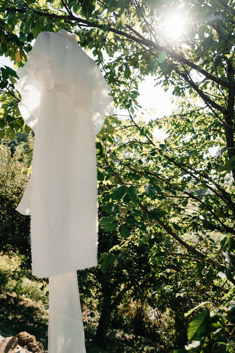 Fotos: Naia, la novia con capa de organza que se casó en Mundaka
