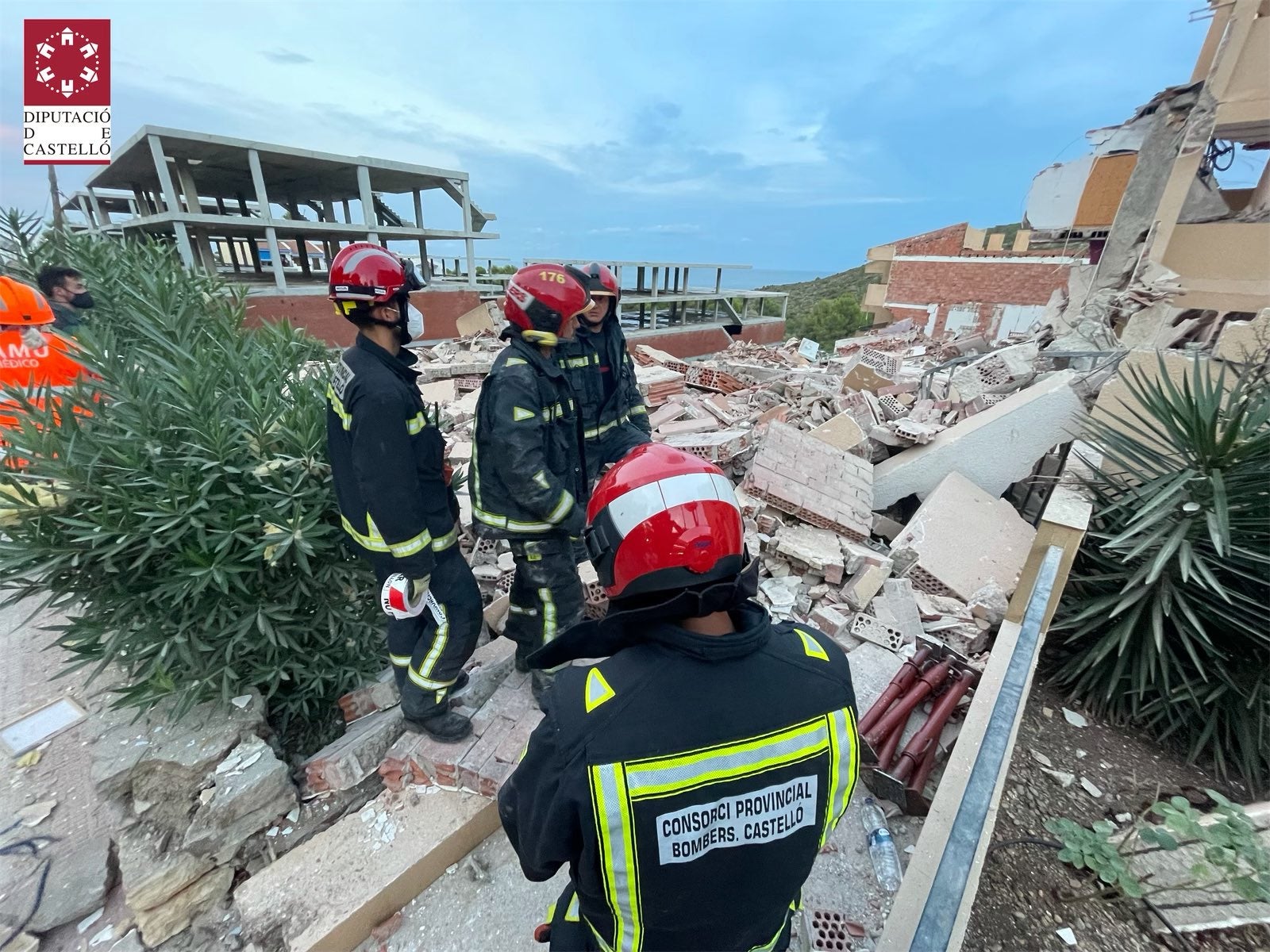 Fotos: Derrumbe de un edificio en Peníscola