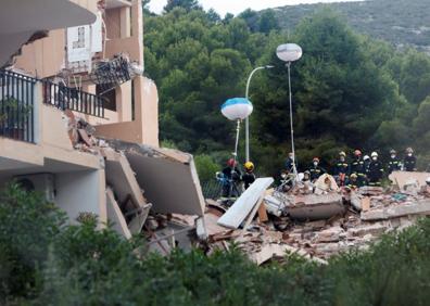 Imagen secundaria 1 - Un edificio se derrumba en Peñíscola