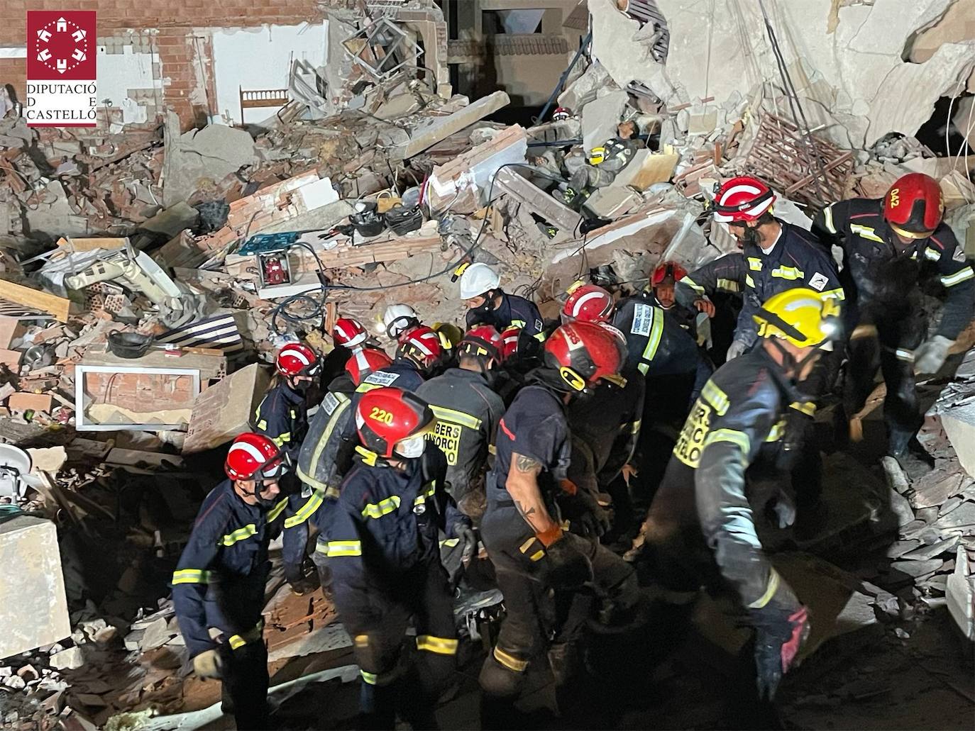 Fotos: Derrumbe de un edificio en Peníscola