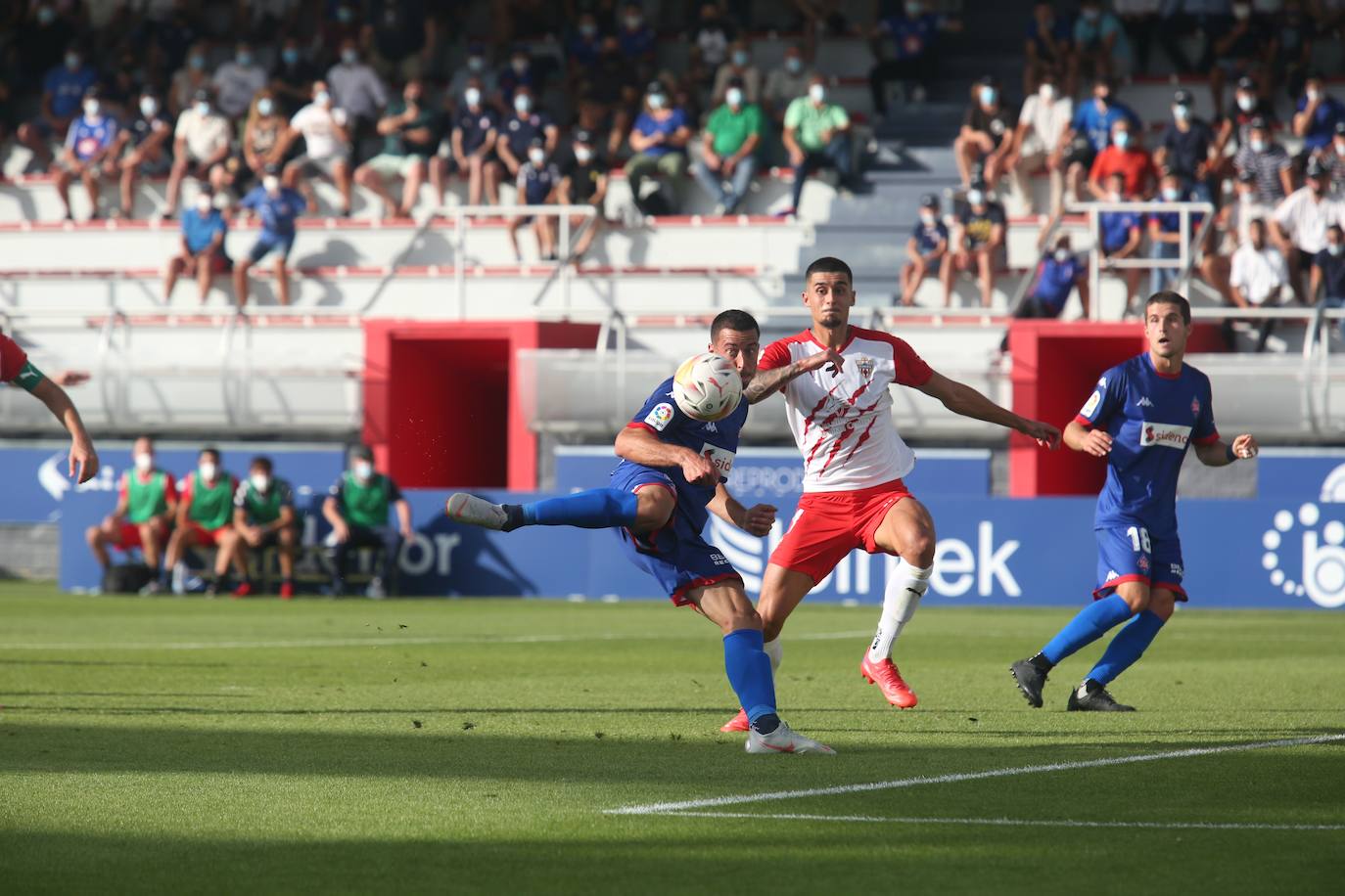 Fotos: Las imágenes del partido Amorebieta - Almería