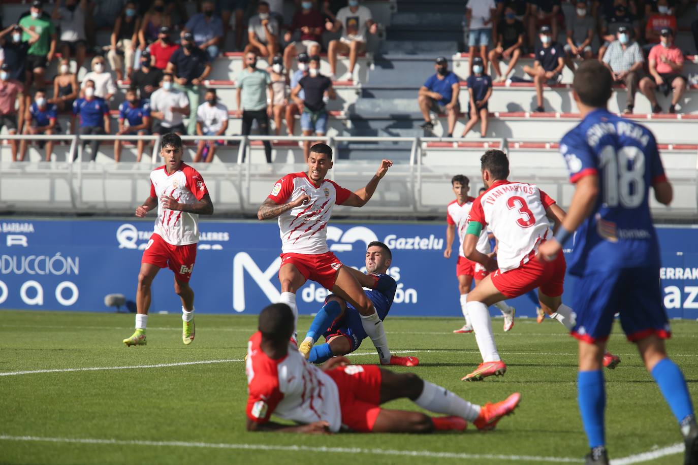 Fotos: Las imágenes del partido Amorebieta - Almería
