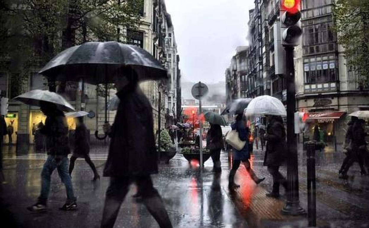 La alerta por fuertes lluvias de hoy dará paso a un fin de semana más despejado