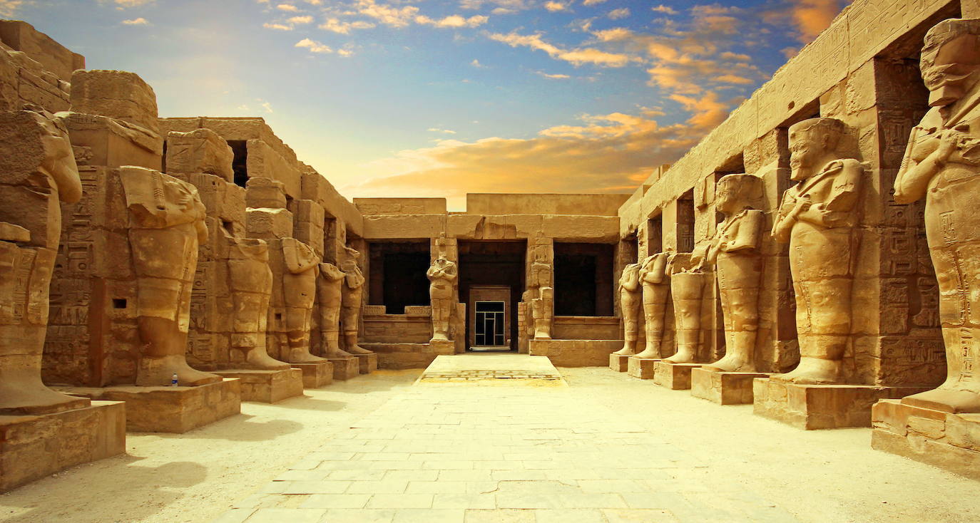 Luxor (Egipto) | Es el enclave por excelencia del mundo arqueológico y cuenta con el mayor número de monumentos del antiguo Egipto. Aquí se encuentra el Valle de las Reinas, con la tumba de la reina Nefertari, el Valle de los Reyes o los templos de Karnak.