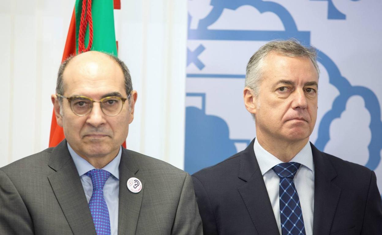 El exconsejero Jon Darpón, junto al lehendakari Iñigo Urkullu. 