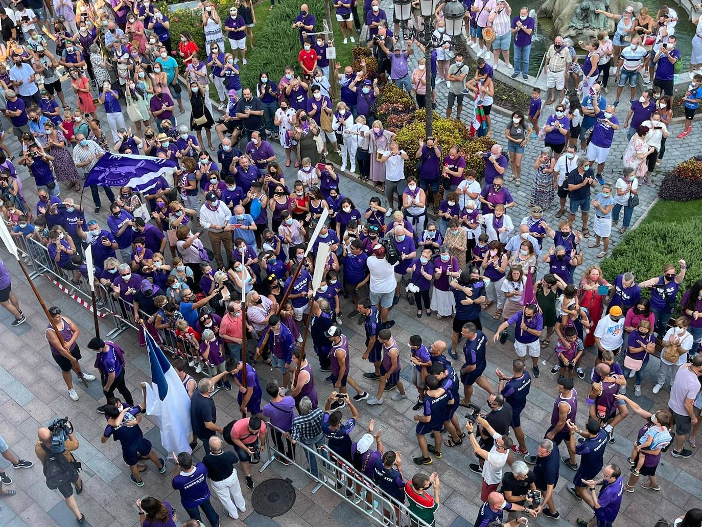 Fotos: Los vecinos de Santurtzi celebran el triunfo de La Sotera