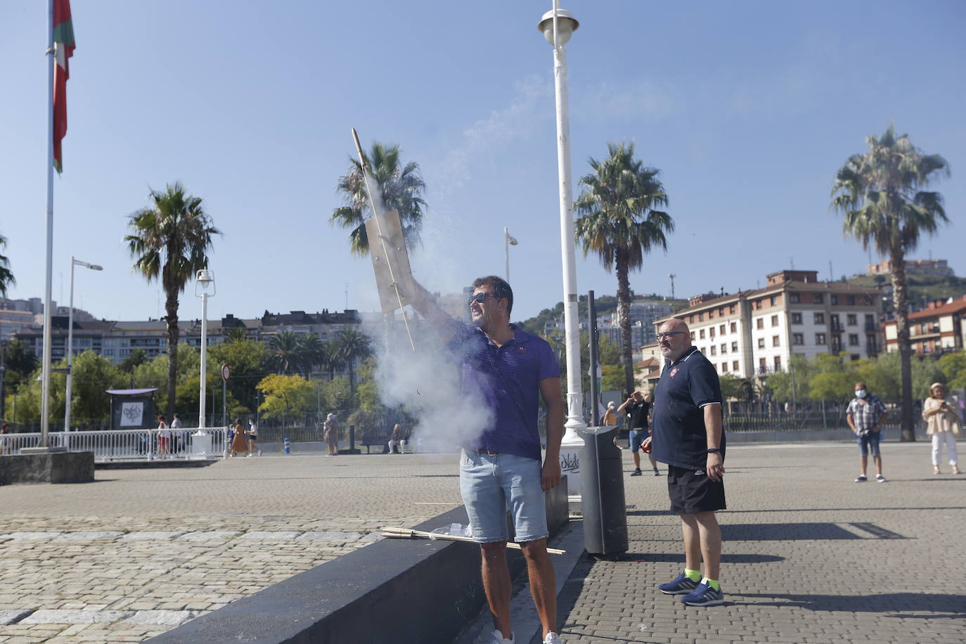 Fotos: Los vecinos de Santurtzi celebran el triunfo de La Sotera