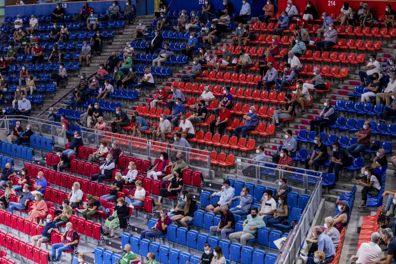 Fotos: El baskonismo regresa a las gradas del Buesa Arena