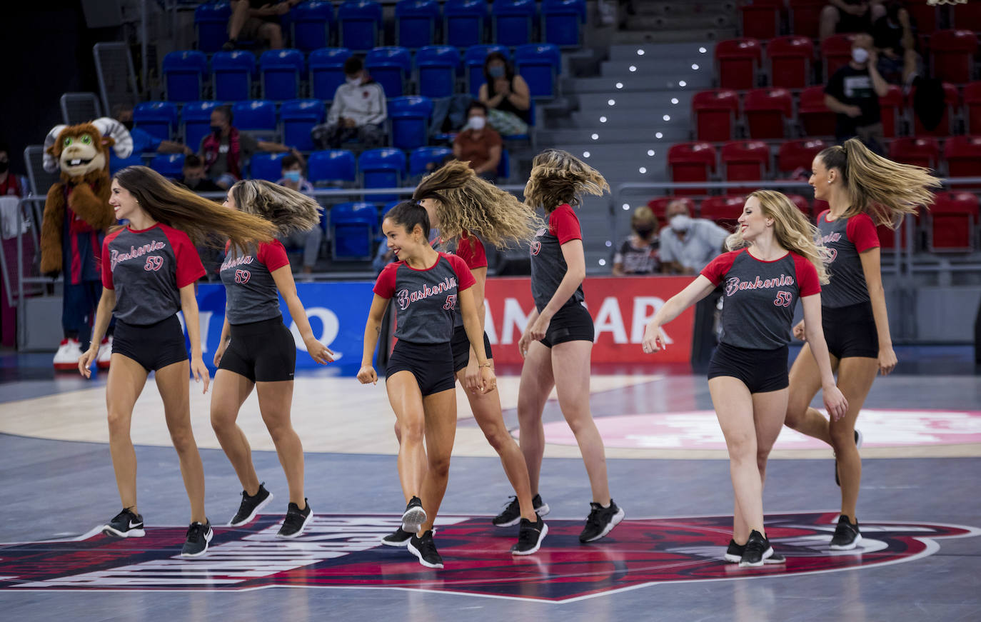 Fotos: El baskonismo regresa a las gradas del Buesa Arena