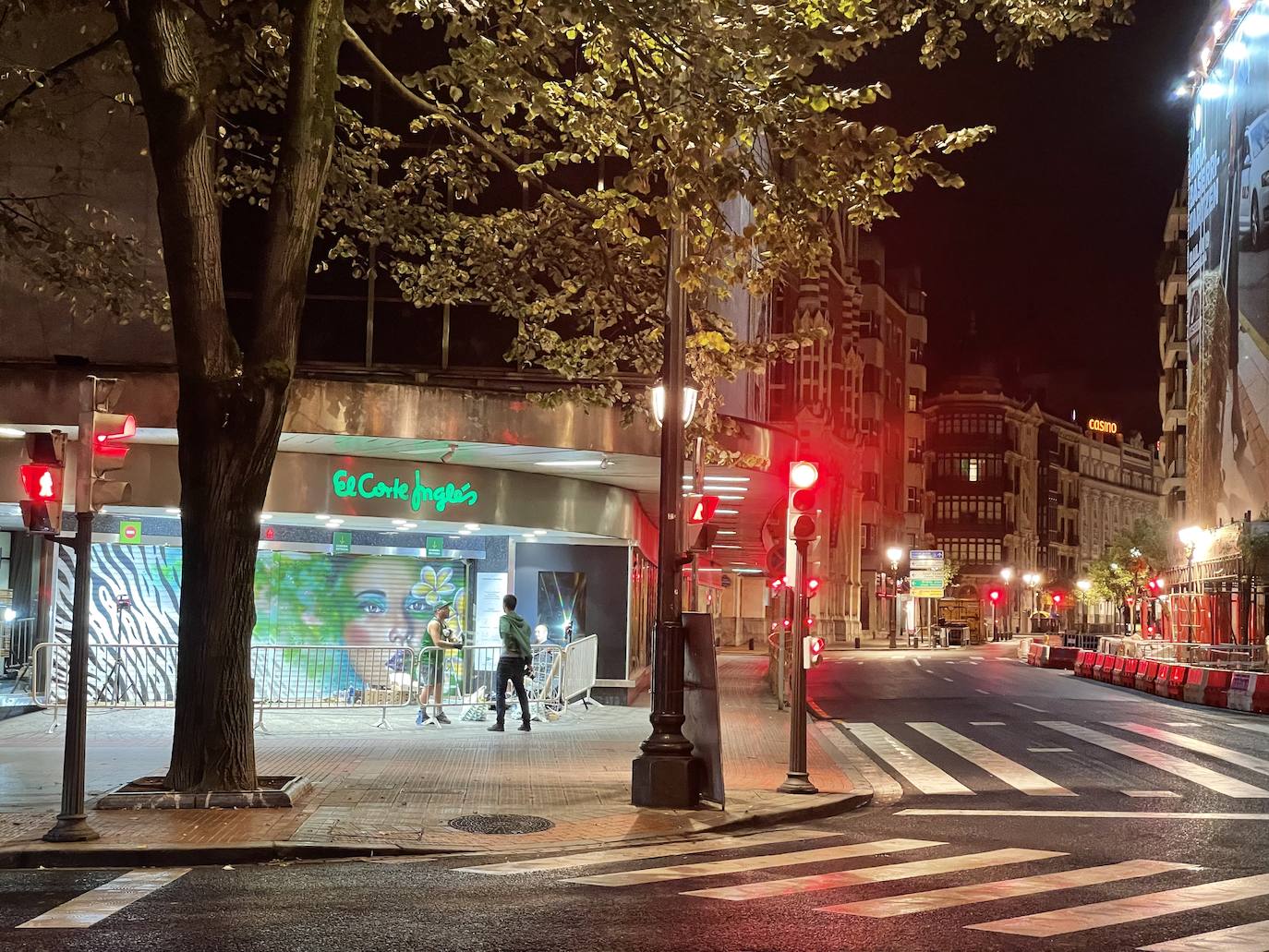 Fotos: Nuevos graffitis en El Corte Inglés de Bilbao y Vitoria