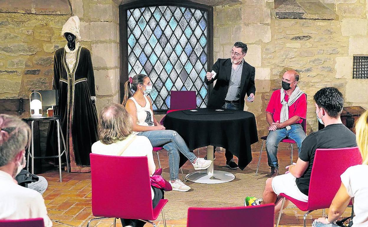 Ricardo Rodríguez actuó ayer en la Casa del Cordón, en la jornada inaugural de Magialdia. 