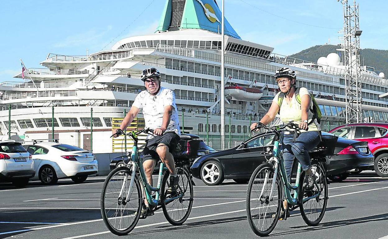 Atraca en Getxo el segundo crucero de la temporada