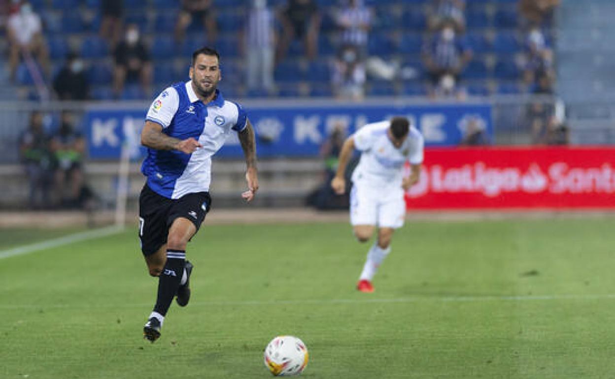 Edgar fue titular en los dos primeros partidos de liga