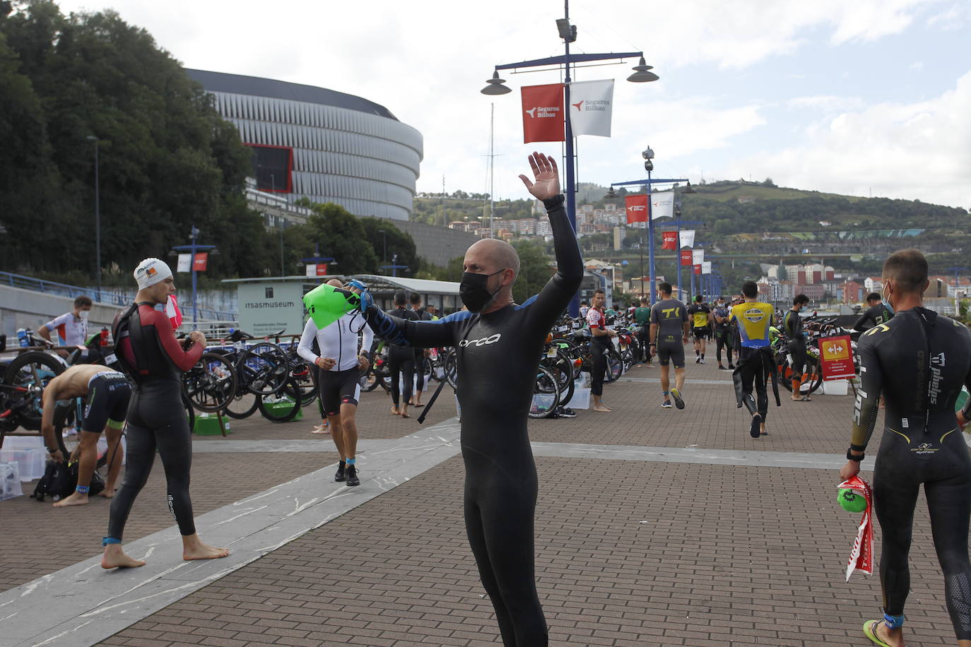 Fotos: Los bilbaínos disfrutan del triatlón