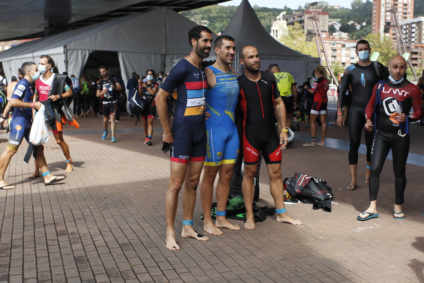 Fotos: Los bilbaínos disfrutan del triatlón