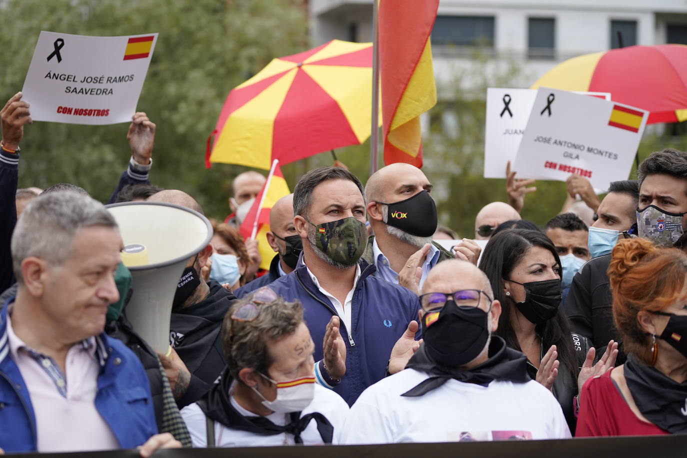 Fotos: Imágenes del homenaje a Parot y la concentración de Vox en Mondragon