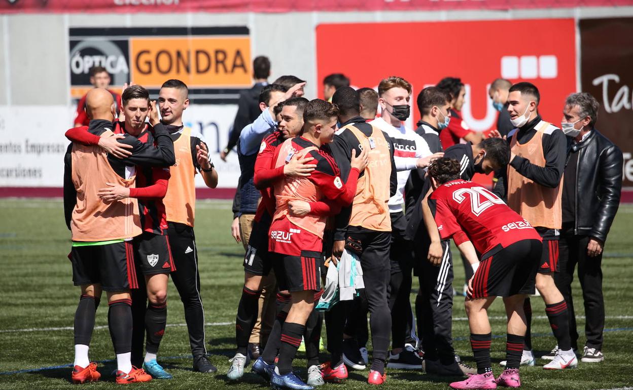 El Arenas se diluye en los errores para caer ante el Rayo Cantabria