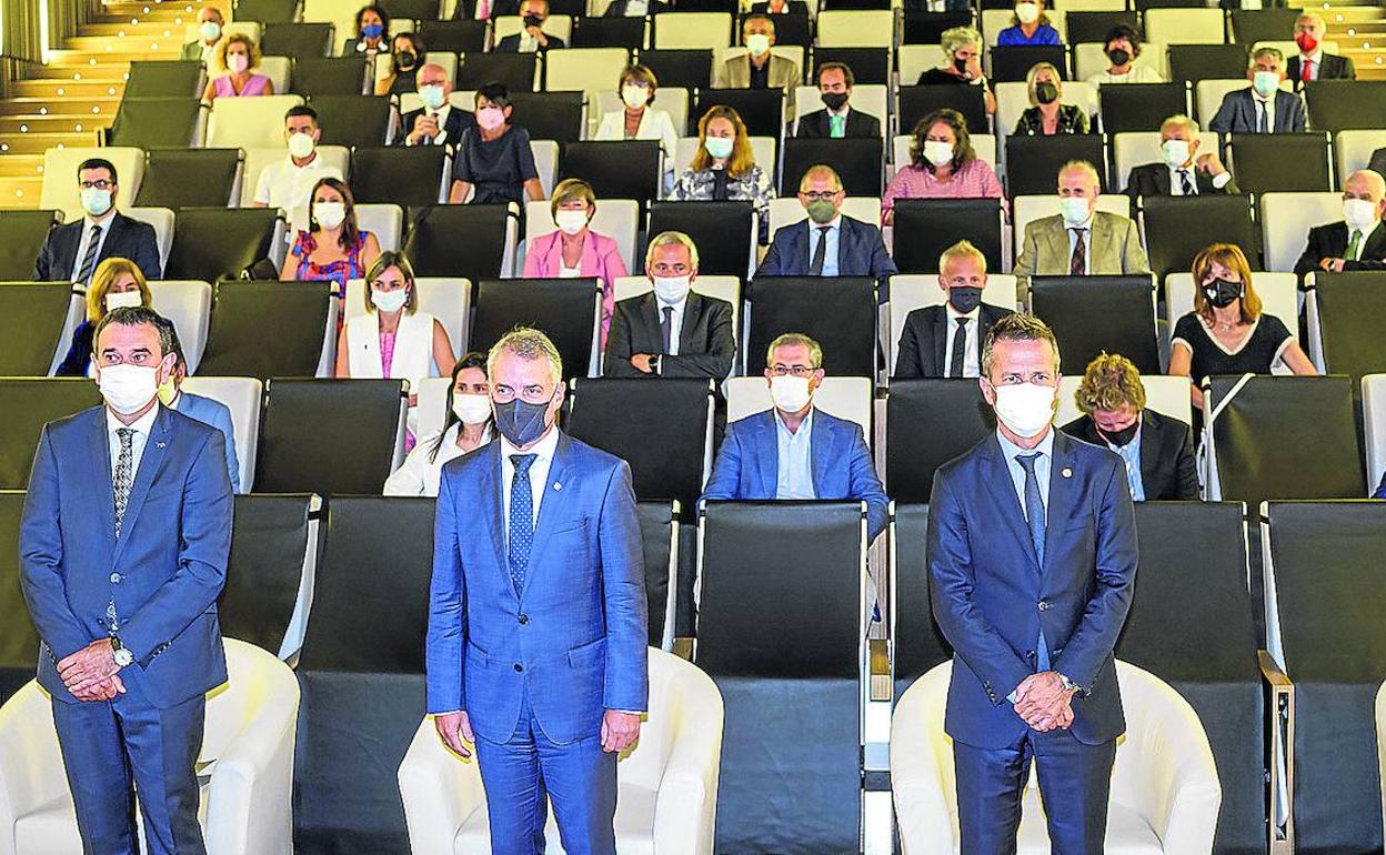 El lehendakari presidió ayer el acto de apertura oficial del curso de Mondragon Unibertsitatea. 