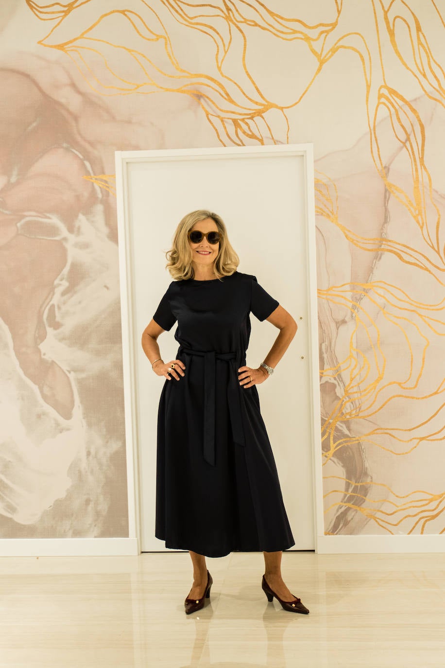 Vestido azul marino de popelina de Weekend Max Mara.