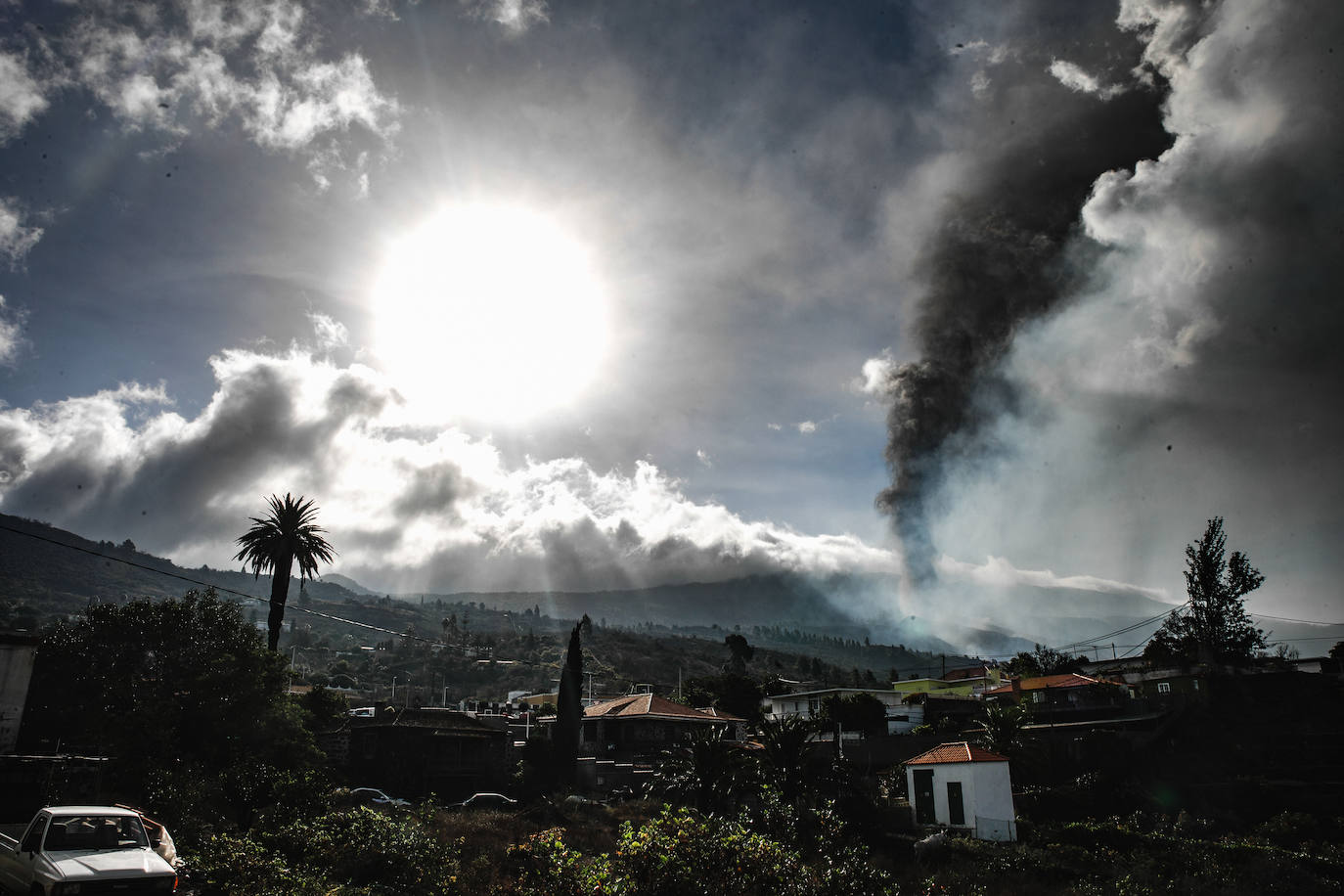 Fotos: El volcán de Canarias entra en erupción