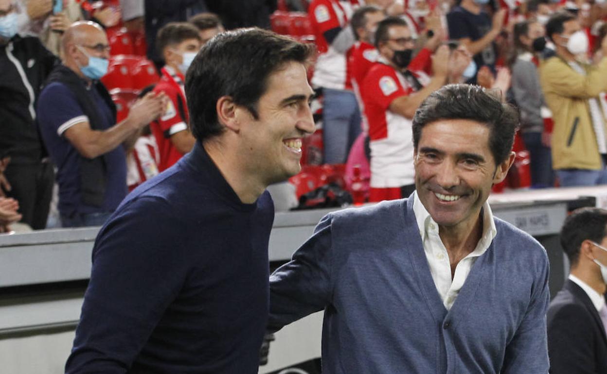 Iraola y Marcelino se saludan antes del partido.