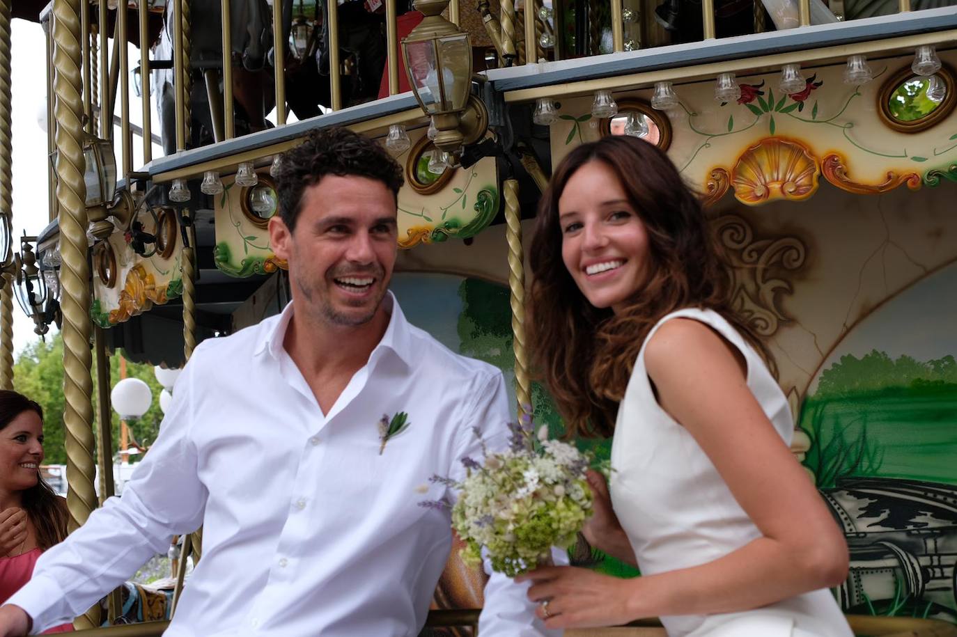 Fotos: La boda de ensueño en una isla francesa de Alazne, la modelo bilbaína del vestido sirena