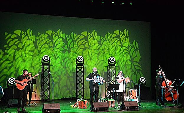 La escena se asemejó a un plató televisivo. CARLOS Gª AZPIAZU